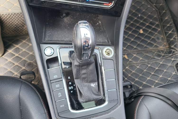 Used Volkswagen Bora 2021 280TSI DSG Elite Smart Connectivity Version Gear Lever