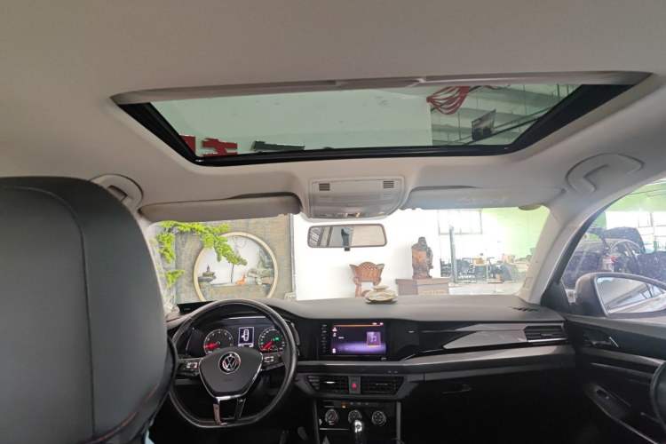 Used Volkswagen Bora 2021 1.5L Automatic Elite Smart Connect Edition Headliner