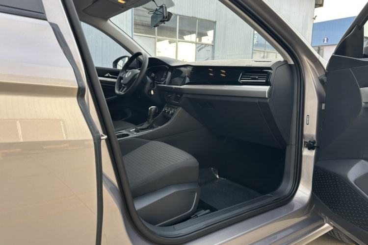 Used Volkswagen Bora 2021 1.5L Automatic Fashionable Smart Connectivity Version Interior 3