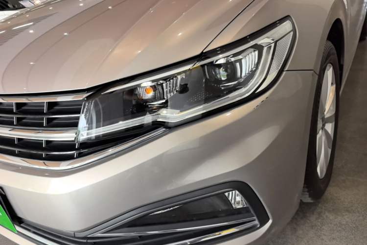 Used Volkswagen Bora 2021 1.5L Automatic Comfort Smart Connect Edition Left Front Headlight