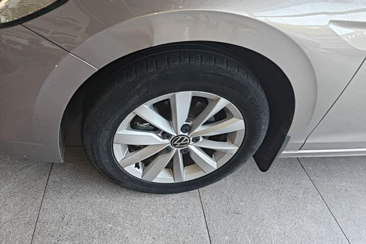 Used Volkswagen Bora 2021 1.5L Automatic Comfort Smart Connect Edition Left Front Wheel Hub