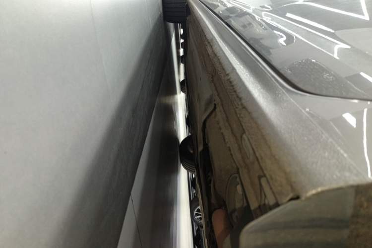 Used Volkswagen Bora 2021 1.5L Automatic Comfort Smart Connect Edition Left Side Sill