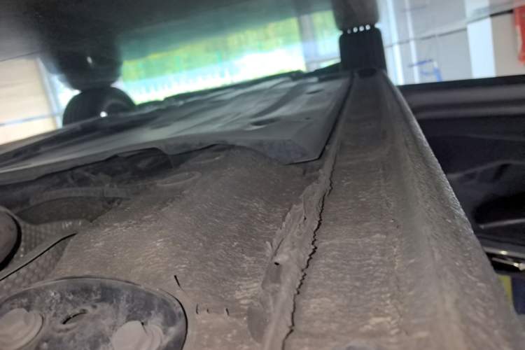 Used Volkswagen Bora 2021 1.5L Automatic Comfort Smart Connect Edition Left Side Sill