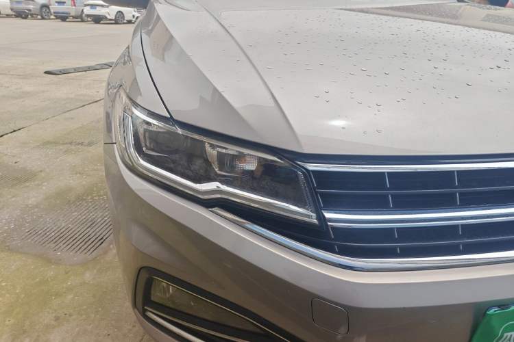 Used Volkswagen Bora 2021 1.5L Automatic Elite Smart Connect Edition Right Front Headlight