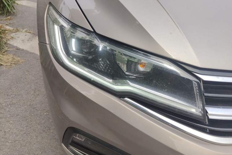Used Volkswagen Bora 2021 280TSI DSG Elite Smart Connectivity Version Right Front Headlight