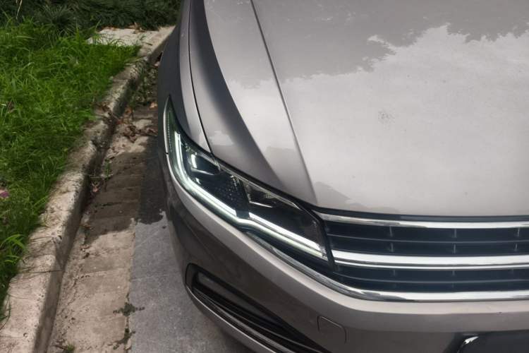 Used Volkswagen Bora 2021 1.5L Manual Comfort Smart Connect Edition Right Front Headlight