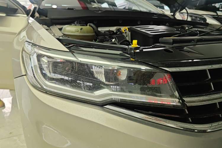 Used Volkswagen Bora 2021 1.5L Automatic Elite Smart Connect Edition Right Front Headlight