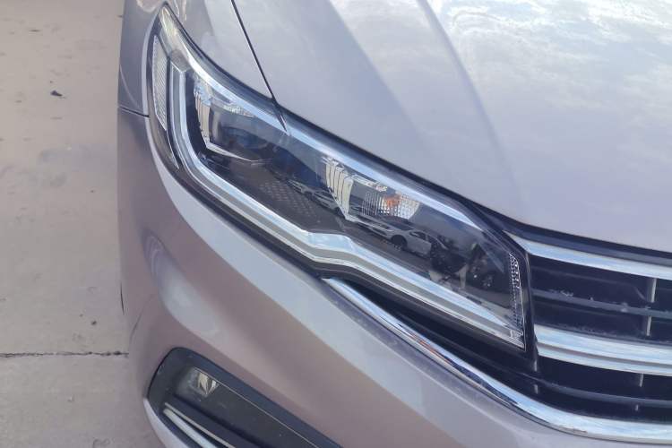 Used Volkswagen Bora 2021 1.5L Automatic Comfort Smart Connect Edition Right Front Headlight