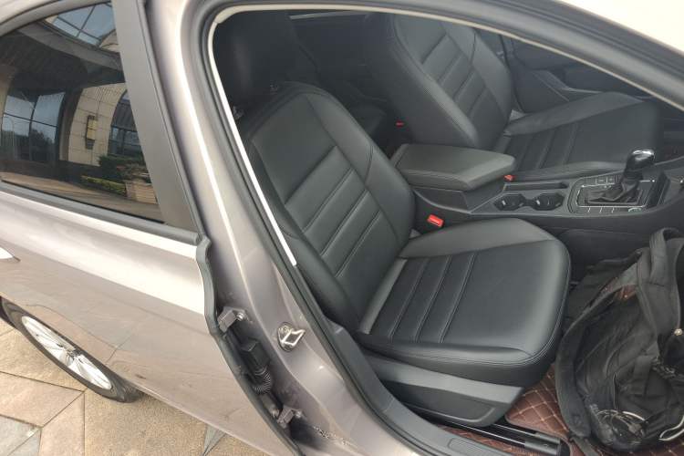 Used Volkswagen Bora 2021 1.5L Automatic Fashionable Smart Connectivity Version Right Front Seat