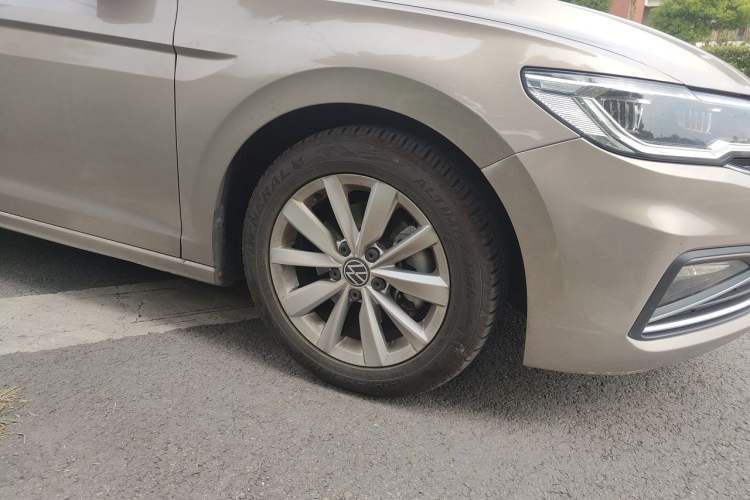 Used Volkswagen Bora 2021 280TSI DSG Elite Smart Connectivity Version Right Front Wheel Hub