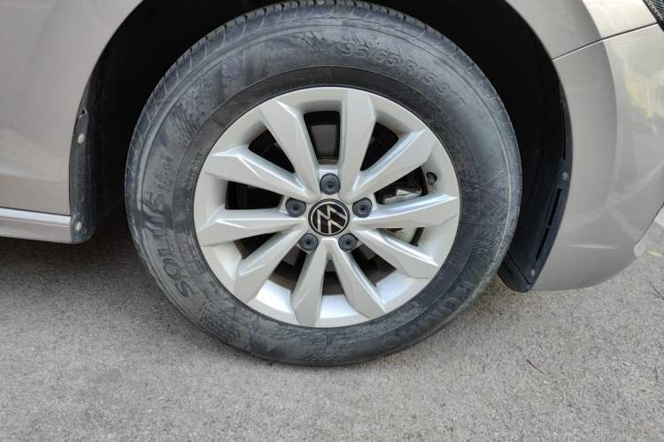 Used Volkswagen Bora 2021 1.5L Automatic Fashionable Smart Connectivity Version Right Front Wheel Hub