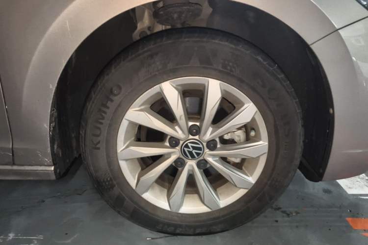 Used Volkswagen Bora 2021 1.5L Automatic Fashionable Smart Connectivity Version Right Front Wheel Hub
