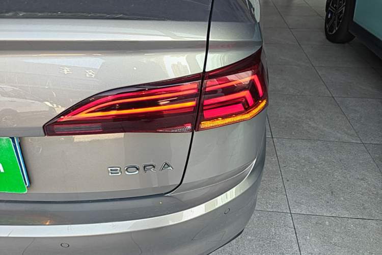 Used Volkswagen Bora 2021 1.5L Automatic Comfort Smart Connect Edition Right Rear Taillight