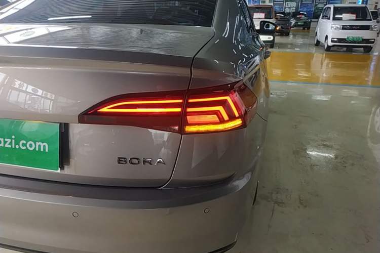 Used Volkswagen Bora 2021 1.5L Automatic Fashionable Smart Connectivity Version Right Rear Taillight