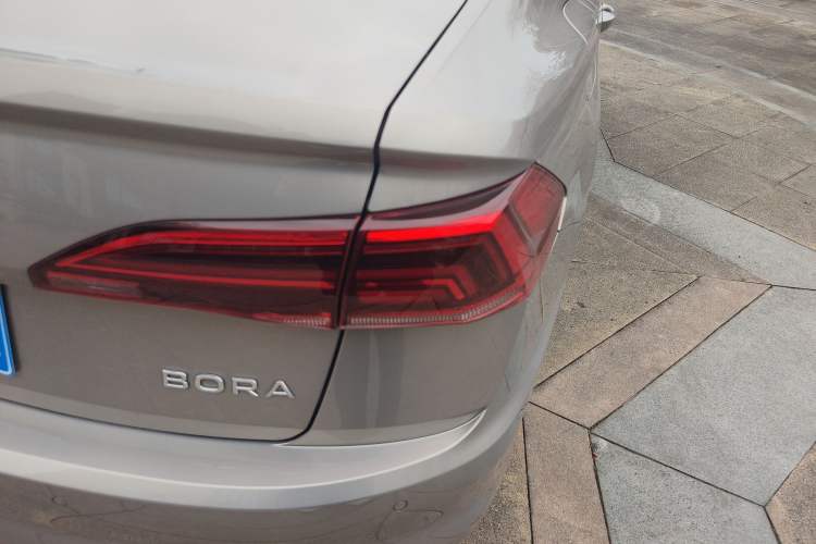 Used Volkswagen Bora 2021 1.5L Automatic Fashionable Smart Connectivity Version Right Rear Taillight