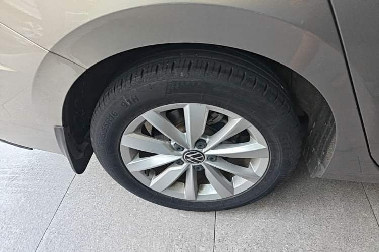 Used Volkswagen Bora 2021 1.5L Automatic Comfort Smart Connect Edition Right Rear Wheel Hub