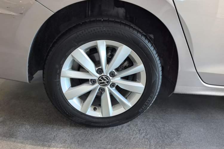 Used Volkswagen Bora 2021 1.5L Automatic Comfort Smart Connect Edition Right Rear Wheel Hub