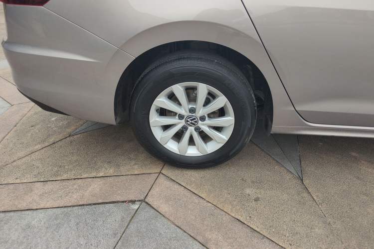 Used Volkswagen Bora 2021 1.5L Automatic Fashionable Smart Connectivity Version Right Rear Wheel Hub
