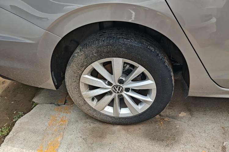 Used Volkswagen Bora 2021 1.5L Automatic Comfort Smart Connect Edition Right Rear Wheel Hub