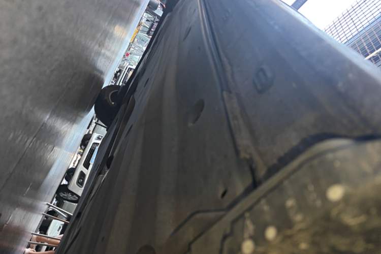 Used Volkswagen Bora 2021 1.5L Automatic Comfort Smart Connect Edition Right Side Sill