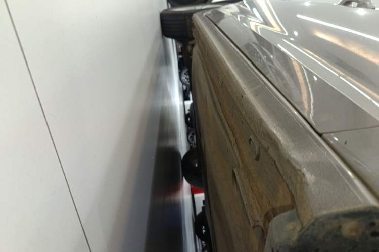 Used Volkswagen Bora 2021 1.5L Automatic Comfort Smart Connect Edition Right Side Sill