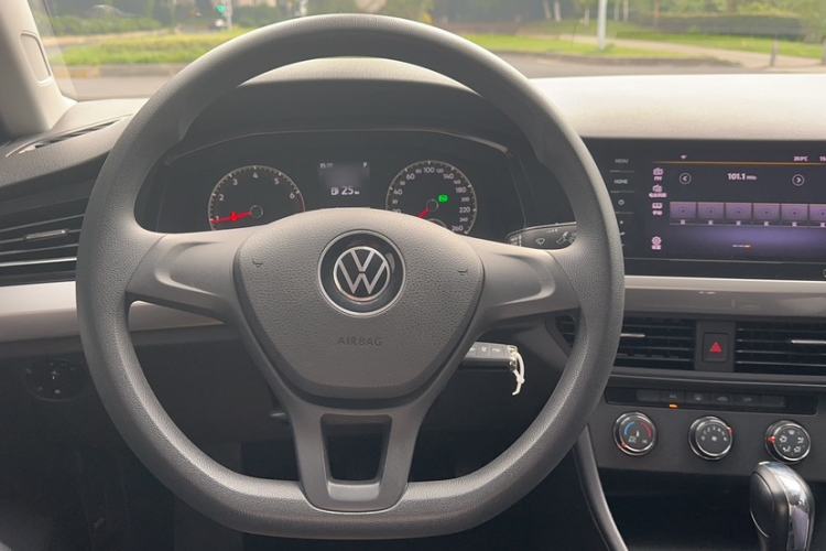 Used Volkswagen Bora 2021 1.5L Automatic Fashionable Smart Connectivity Version Steering Wheel