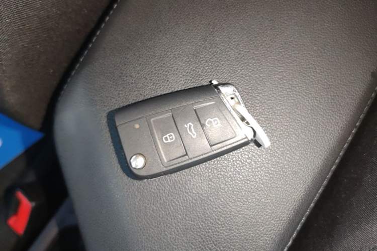 Used Volkswagen Bora 2021 1.5L Automatic Fashionable Smart Connectivity Version Vehicle Key