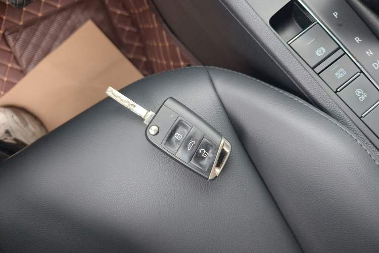 Used Volkswagen Bora 2021 1.5L Automatic Fashionable Smart Connectivity Version Vehicle Key