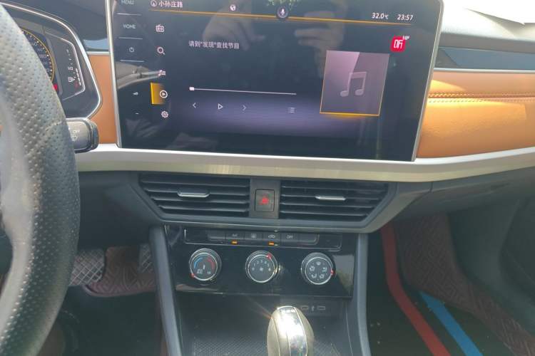 Used Volkswagen Bora 2023 200TSI DSG YueXing PRO Edition Audio And AC Panel