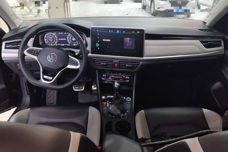 Used Volkswagen Bora 2023 300TSI DSG Prestige Edition Center Console