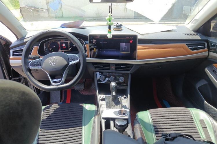Used Volkswagen Bora 2023 200TSI DSG YueXing PRO Edition Center Console