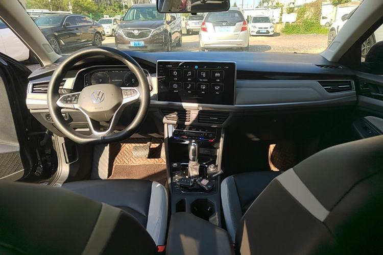 Used Volkswagen Bora 2023 300TSI DSG Prestige Edition Center Console