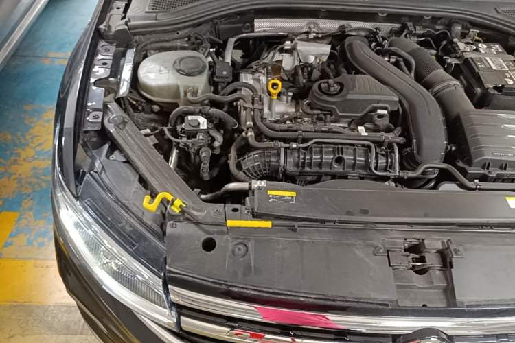 Used Volkswagen Bora 2023 300TSI DSG Prestige Edition Engine Bay Right