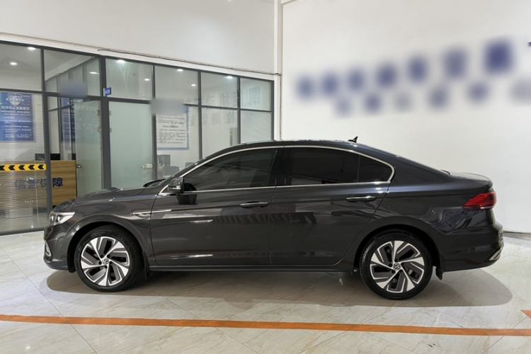 Used Volkswagen Bora 2023 200TSI DSG SmartDrive PRO Edition Exterior 3