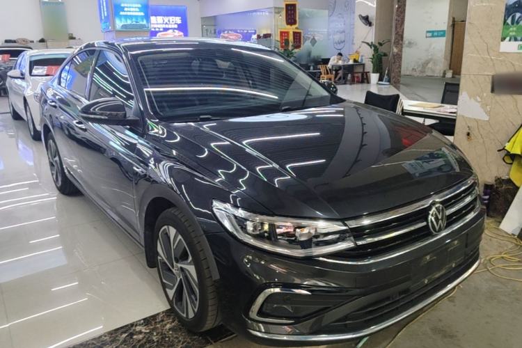 Used Volkswagen Bora 2023 300TSI DSG Prestige Edition Front Right 45 Deg