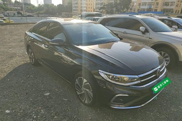 Used Volkswagen Bora 2023 300TSI DSG Prestige Edition Front Right 45 Deg