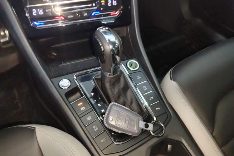 Used Volkswagen Bora 2023 300TSI DSG Prestige Edition Gear Lever