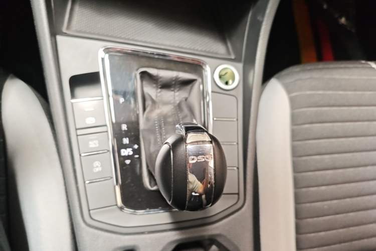 Used Volkswagen Bora 2023 200TSI DSG Comfort Edition Gear Lever
