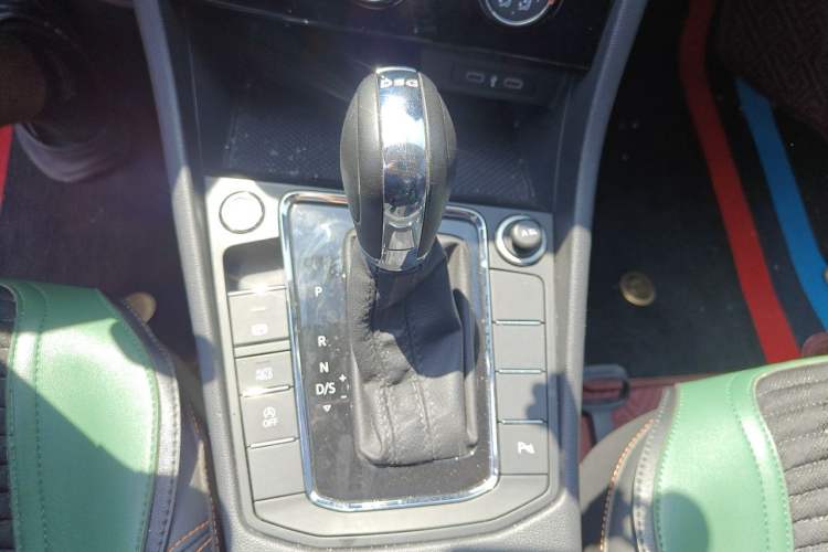 Used Volkswagen Bora 2023 200TSI DSG YueXing PRO Edition Gear Lever