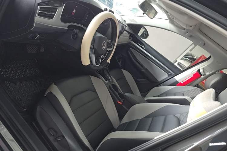 Used Volkswagen Bora 2023 300TSI DSG Prestige Edition Left Front Seat
