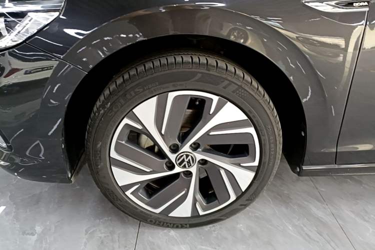 Used Volkswagen Bora 2023 280TSI DSG Prestige Edition Left Front Wheel Hub