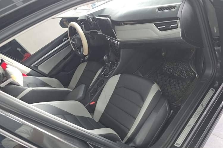 Used Volkswagen Bora 2023 300TSI DSG Prestige Edition Right Front Seat