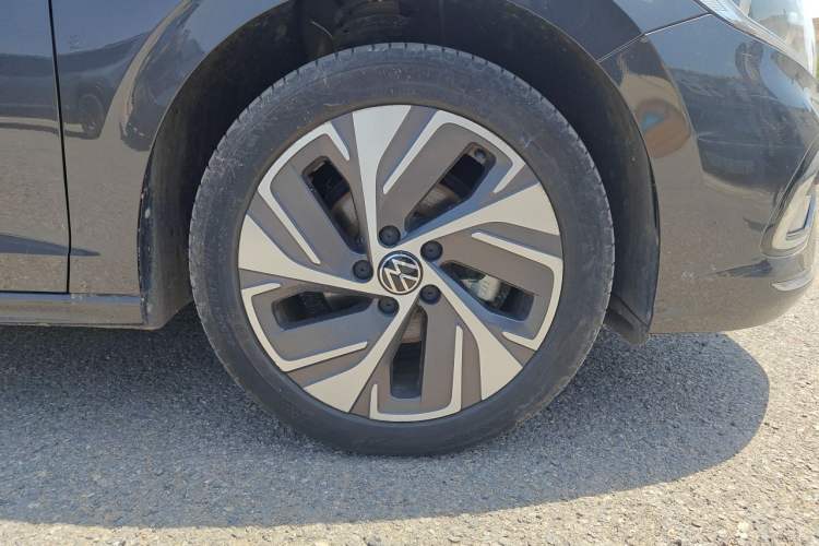 Used Volkswagen Bora 2023 200TSI DSG YueXing PRO Edition Right Front Wheel Hub