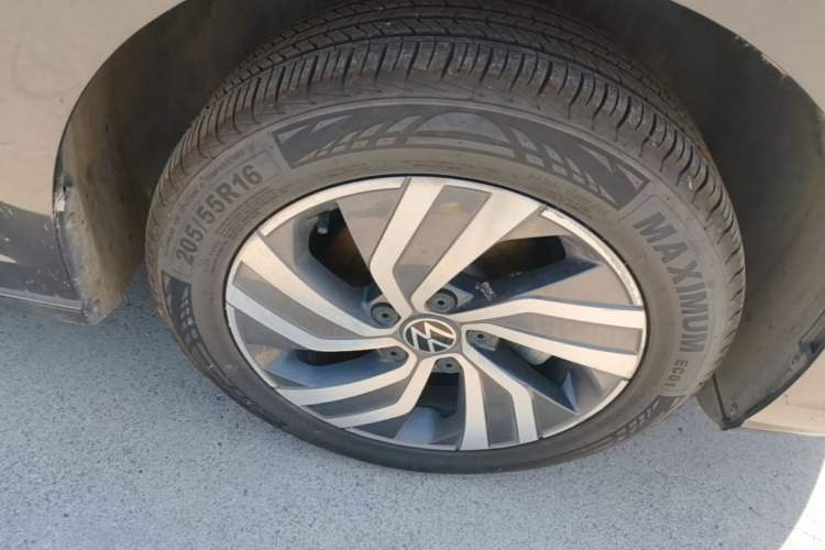 Used Volkswagen Bora 2023 200TSI DSG Enjoyment Edition Right Front Wheel Hub