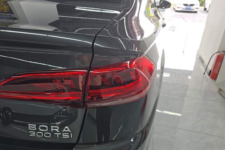 Used Volkswagen Bora 2023 300TSI DSG Prestige Edition Right Rear Taillight