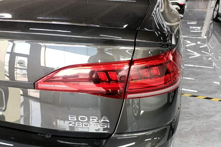 Used Volkswagen Bora 2023 280TSI DSG Prestige Edition Right Rear Taillight