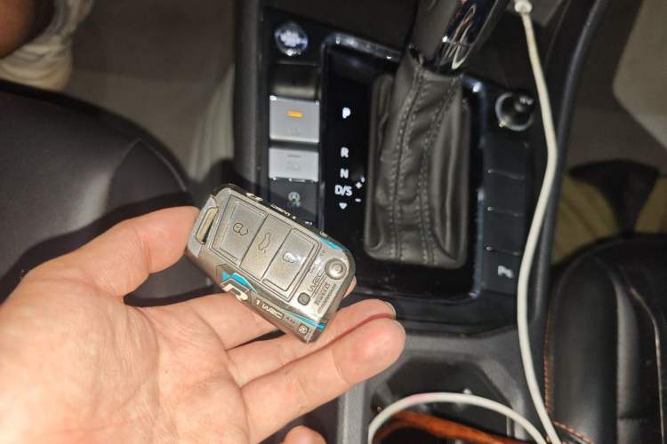 Used Volkswagen Bora 2023 200TSI DSG SmartDrive PRO Edition Vehicle Key
