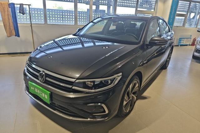 Używany Volkswagen Bora 2023 300TSI DSG Prestige Edition