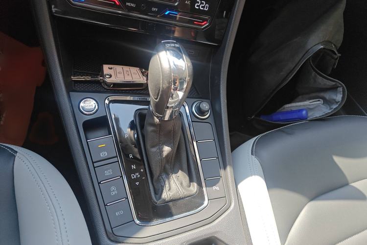 Used Volkswagen Bora 2023 280TSI DSG Prestige Edition Gear Lever