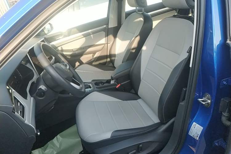 Used Volkswagen Bora 2023 200TSI DSG SmartDrive PRO Edition Left Front Seat